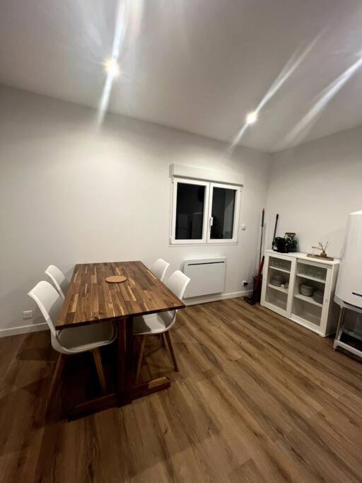 Jolie Maison Avec Courette บัวร์ ภายนอก รูปภาพ