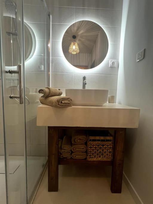 Jolie Maison Avec Courette บัวร์ ภายนอก รูปภาพ